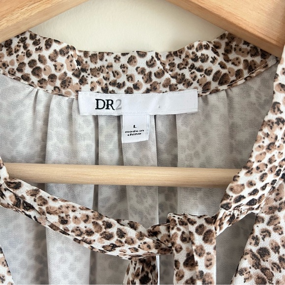 DR2 Size L Animal Print Tie neck blouse V-neck button front brown and tan 12/14 - Picture 6 of 11